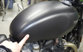 TRIUMPH BONNEVILLE BOBBER 2021