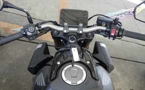 HONDA CB650R E-Clutch 2025 RH17