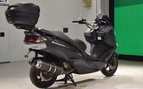 SUZUKI SKYWAVE 200 (Burgman 200)