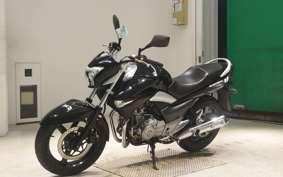 SUZUKI GSR250 2012