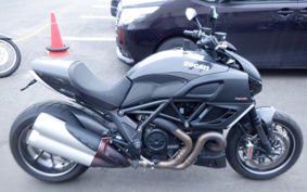DUCATI DIAVEL CARBON 2013 ZDMG100ABCB