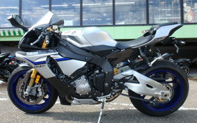 YAMAHA YZF-R1 M 2023 RN40