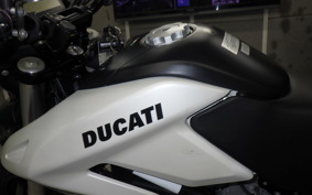 DUCATI HYPERMOTARD 796 2011