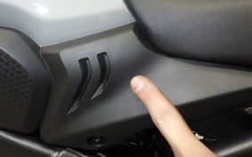 HONDA CB650R E-Clutch 2024 RH17