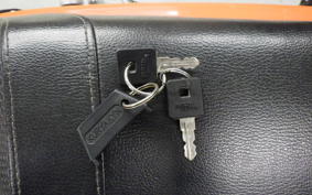 OTHER +HD. XL883R 2005