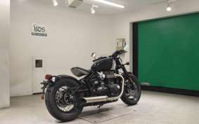 TRIUMPH BONNEVILLE BOBBER 2025