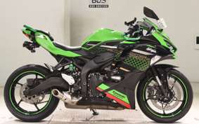 KAWASAKI ZX-25R 1982 ZX250E