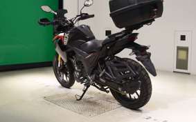 HONDA CB200XA 2025