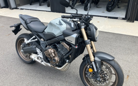 HONDA CB650R E-Clutch 2025 RH17