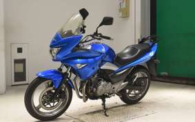 SUZUKI GSR250S