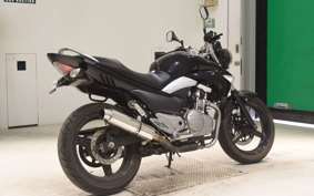 SUZUKI GSR250