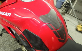DUCATI STREETFIGHTER V4 S 2021