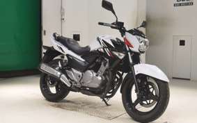 SUZUKI GSR250 2019
