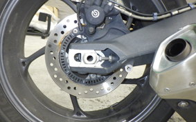 TRIUMPH STREET TRIPLE 85 2013