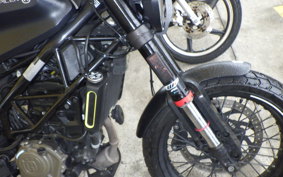 HUSQVARNA SVARTPILEN 125