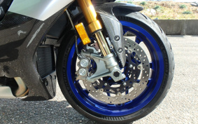 YAMAHA YZF-R1 M 2023 RN40