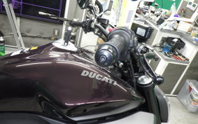 DUCATI XディアベルV4 2025