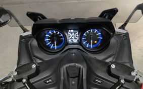 YAMAHA T-MAX 560 SJ19J