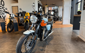 TRIUMPH TRIUMPH BONNEVILLE T100 2022 DAD70G