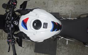 BMW M1000R 2025