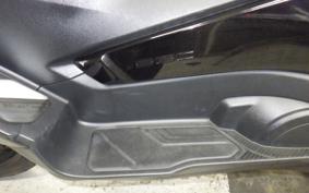 YAMAHA T-MAX 560 T 2024 SJ19J