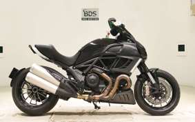 DUCATI DIAVEL 2011