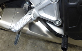 HONDA CB650R E-Clutch 2024 RH17