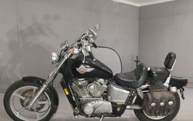 HONDA SHADOW 1100 1993 SC18