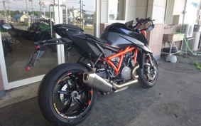 KTM 1290 SUPER DUKE R 2022 V3940