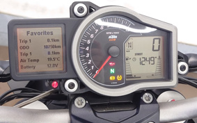KTM 1290 SUPER DUKE R 2015 V3940