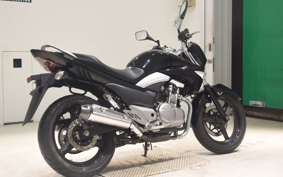 SUZUKI GSR250 2012