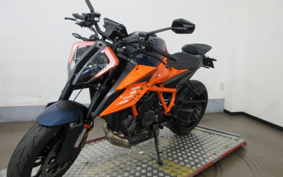 KTM 1290 SUPER DUKE R 2022 V3940