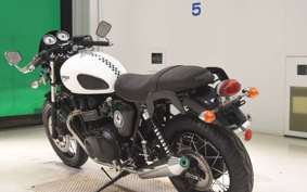 TRIUMPH THRUXTON 900 2015