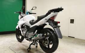 SUZUKI GSR250