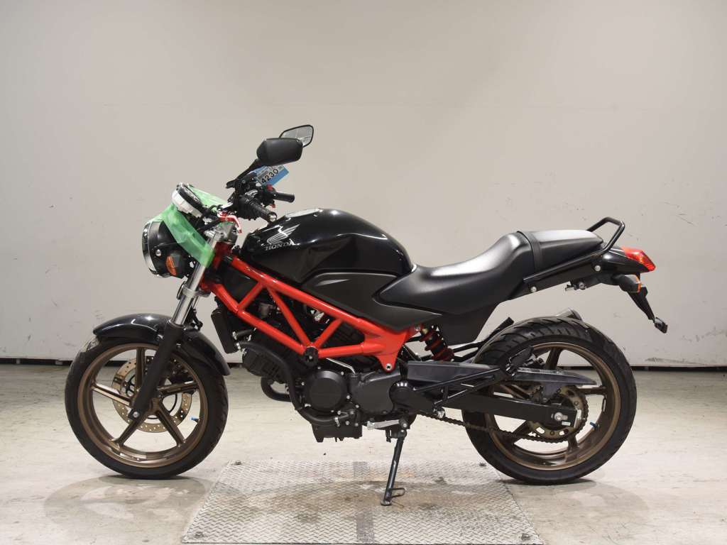 Фото Honda VTR 250 Gen. 2 2016 с японского аукциона