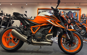 KTM 1290 SUPER DUKE R EVO V3940