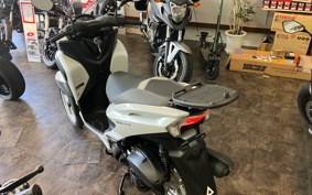 YAMAHA TRICITY 125 SE82J