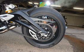 TRIUMPH STREET TRIPLE RS 2025 HDA614