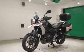 SUZUKI Vｽﾄﾛｰﾑ250A 2025