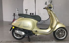 VESPA PRIMA BEIGE RA125 ..