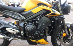 TRIUMPH STREET TRIPLE RS 2025 HDA614