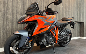 KTM 1290 SUPER DUKE GT V6940