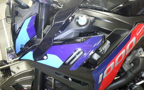 BMW M1000R 2024