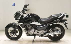SUZUKI GSR250 2016