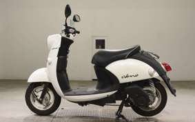 YAMAHA E-VINO 2017 SY11J