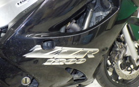 KAWASAKI ZZ1200 NINJA R 2003 ZXT20C