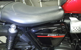 TRIUMPH STREET TWIN 2019