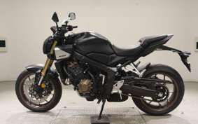 HONDA CB650R E-Clutch 2026 RH17