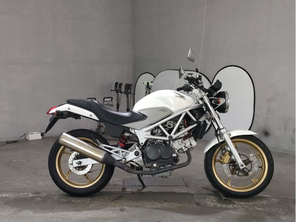 Фото Honda VTR 250 2011 с японского аукциона