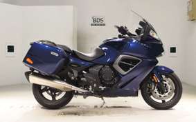 TRIUMPH TROPHY 1215 SE 2013